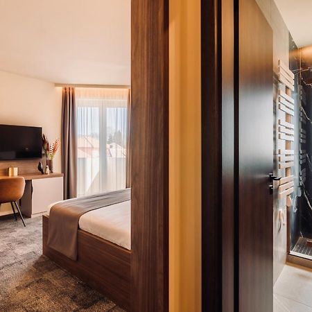Aqua Hotel Termal Mosonmagyaróvár Buitenkant foto